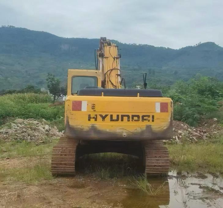 Buy Hyundai R225-7 Used Excavator / 1