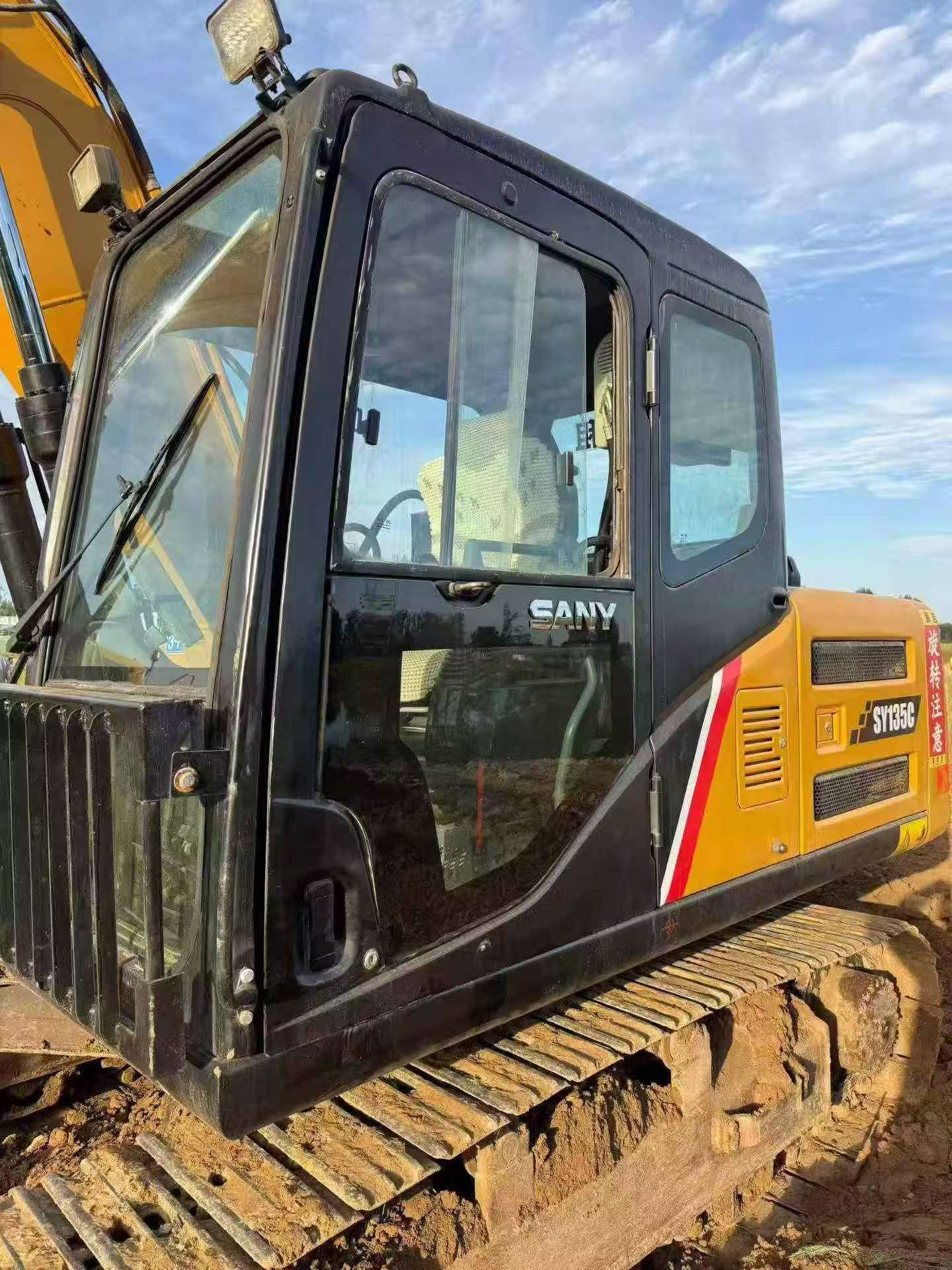 Buy Sany SY135 Used Excavator / 9