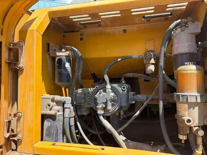 Buy XCMG XE225DK Used Excavator / 1