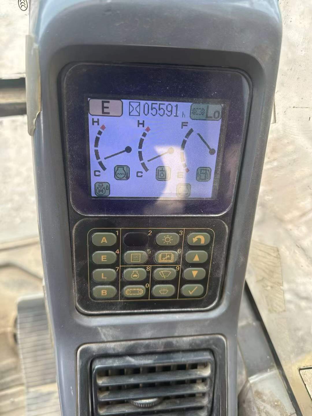Buy Komatsu PC200-7 Used Excavator / 7
