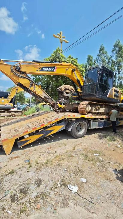 Buy Sany SY135 Used Excavator / 1
