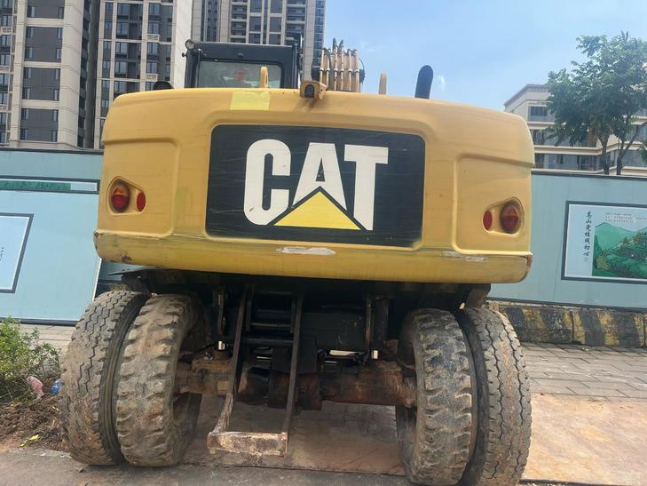 Buy Caterpillar Used Excavator / 1