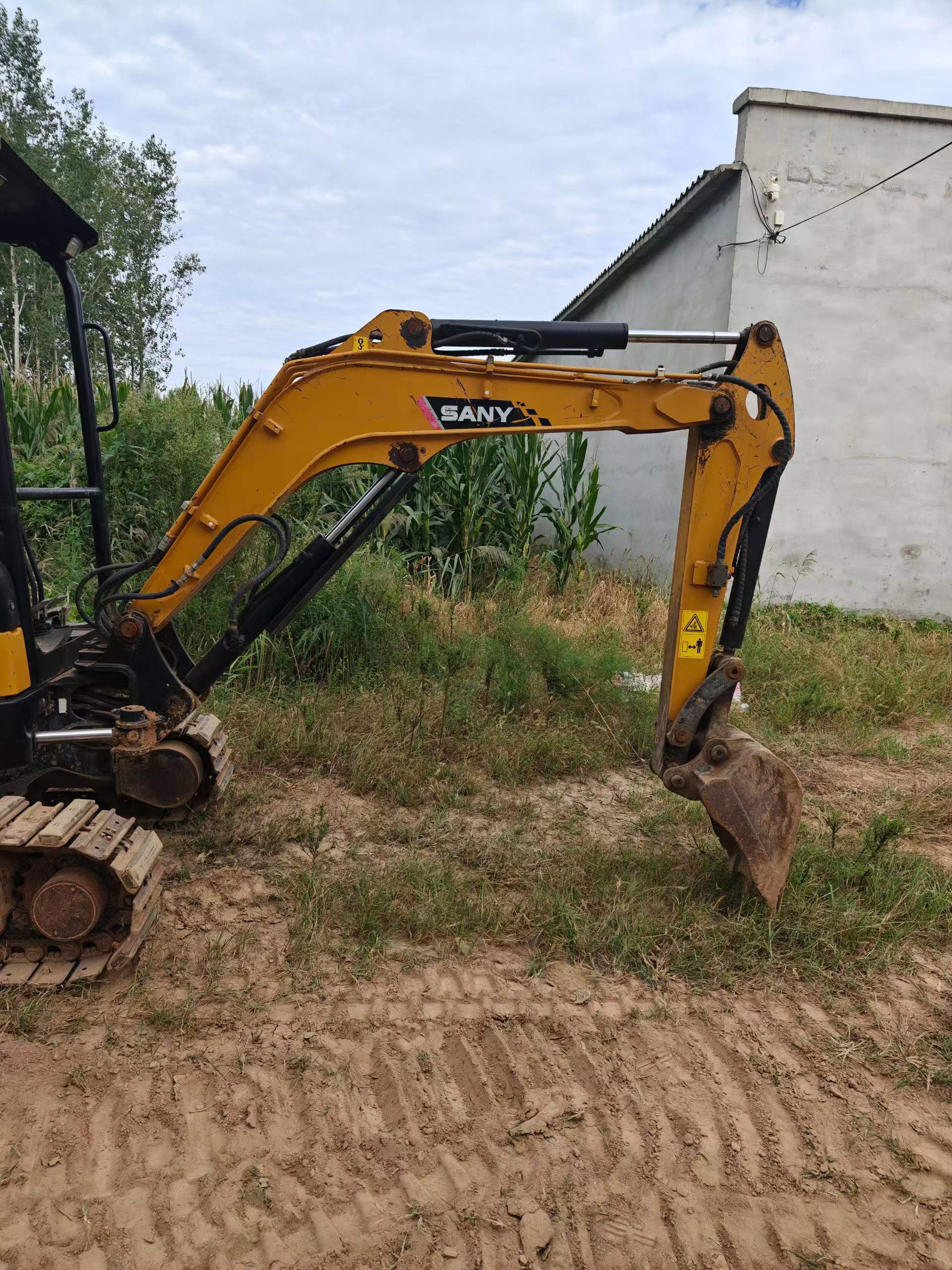 Buy Sany SY26U Used Excavator / 2