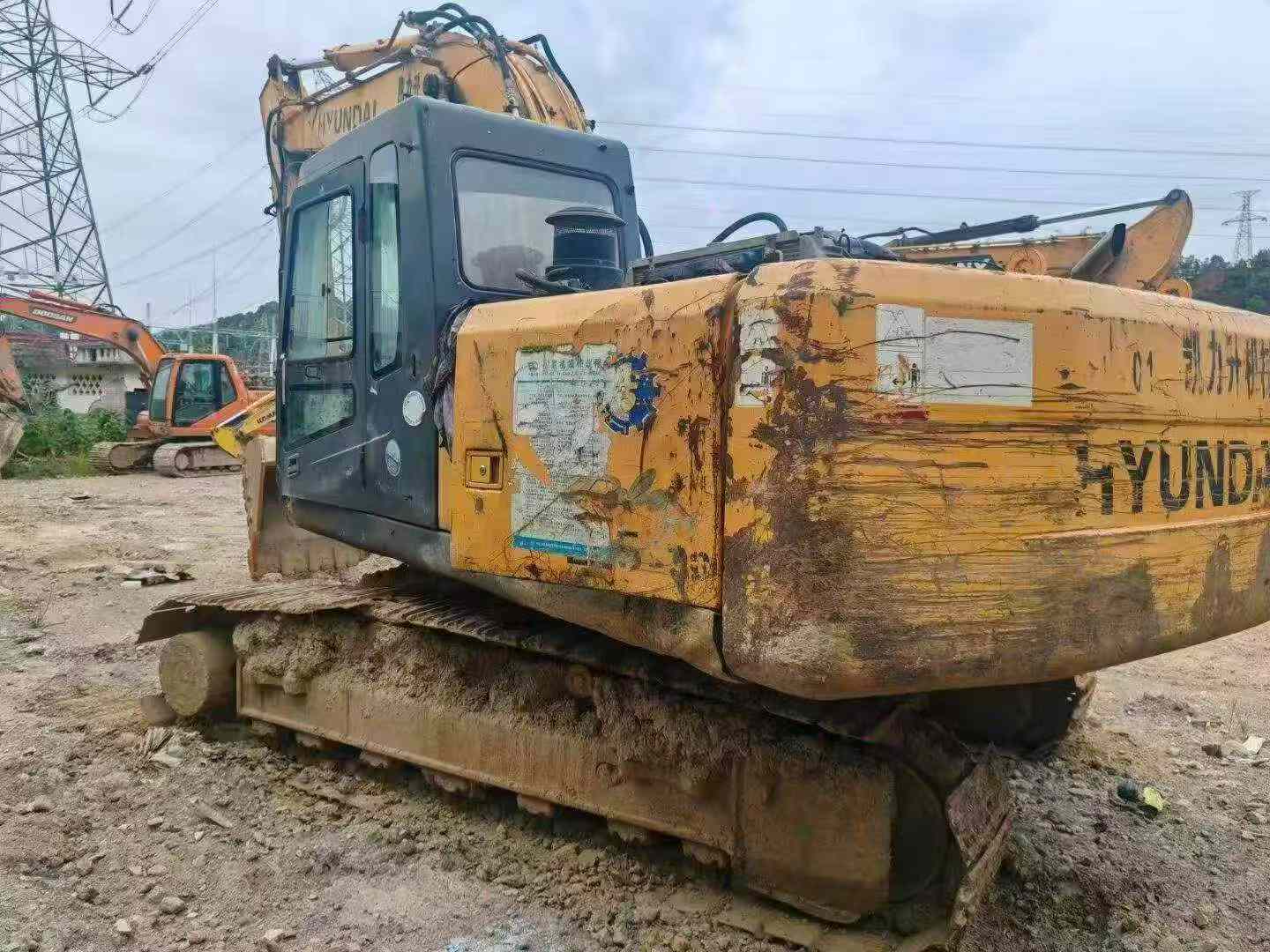 Buy Hyundai R215-7 Used Excavator / 2