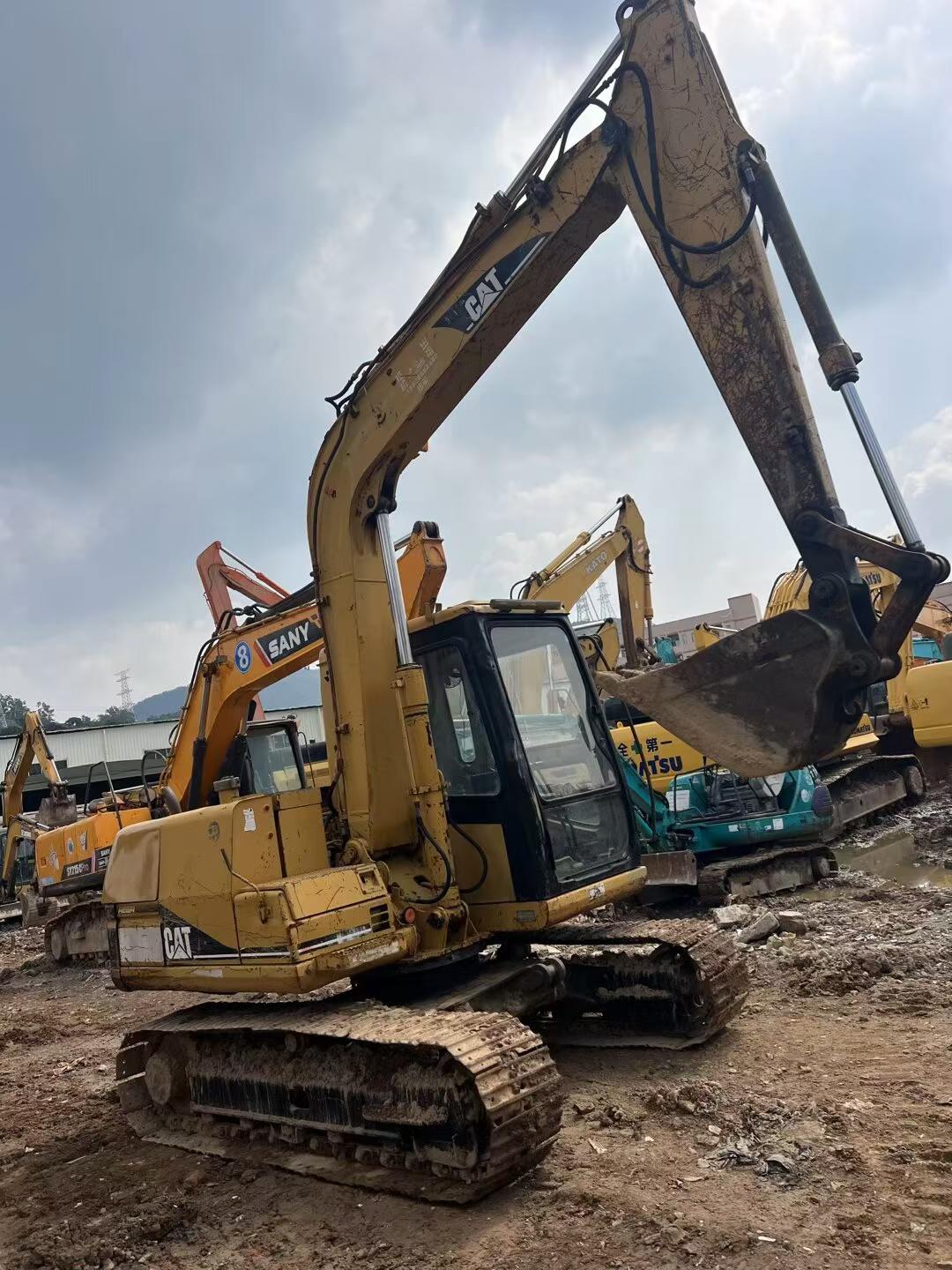 Buy Caterpillar Used Excavator / 3