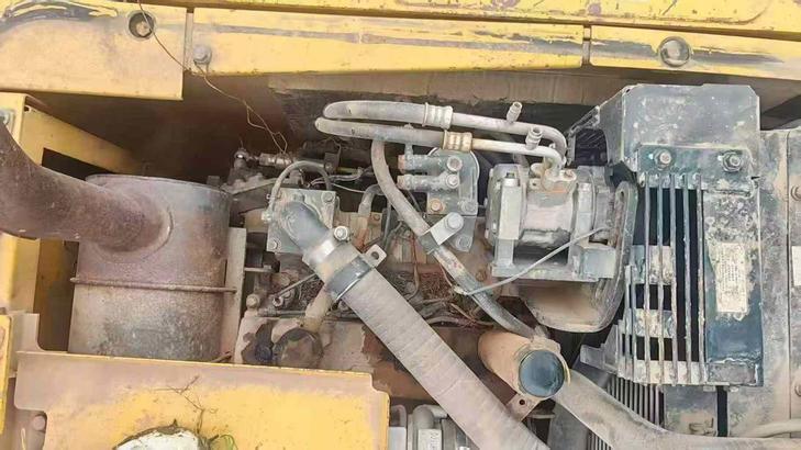 Buy Komatsu PC130 Used Excavator / 1