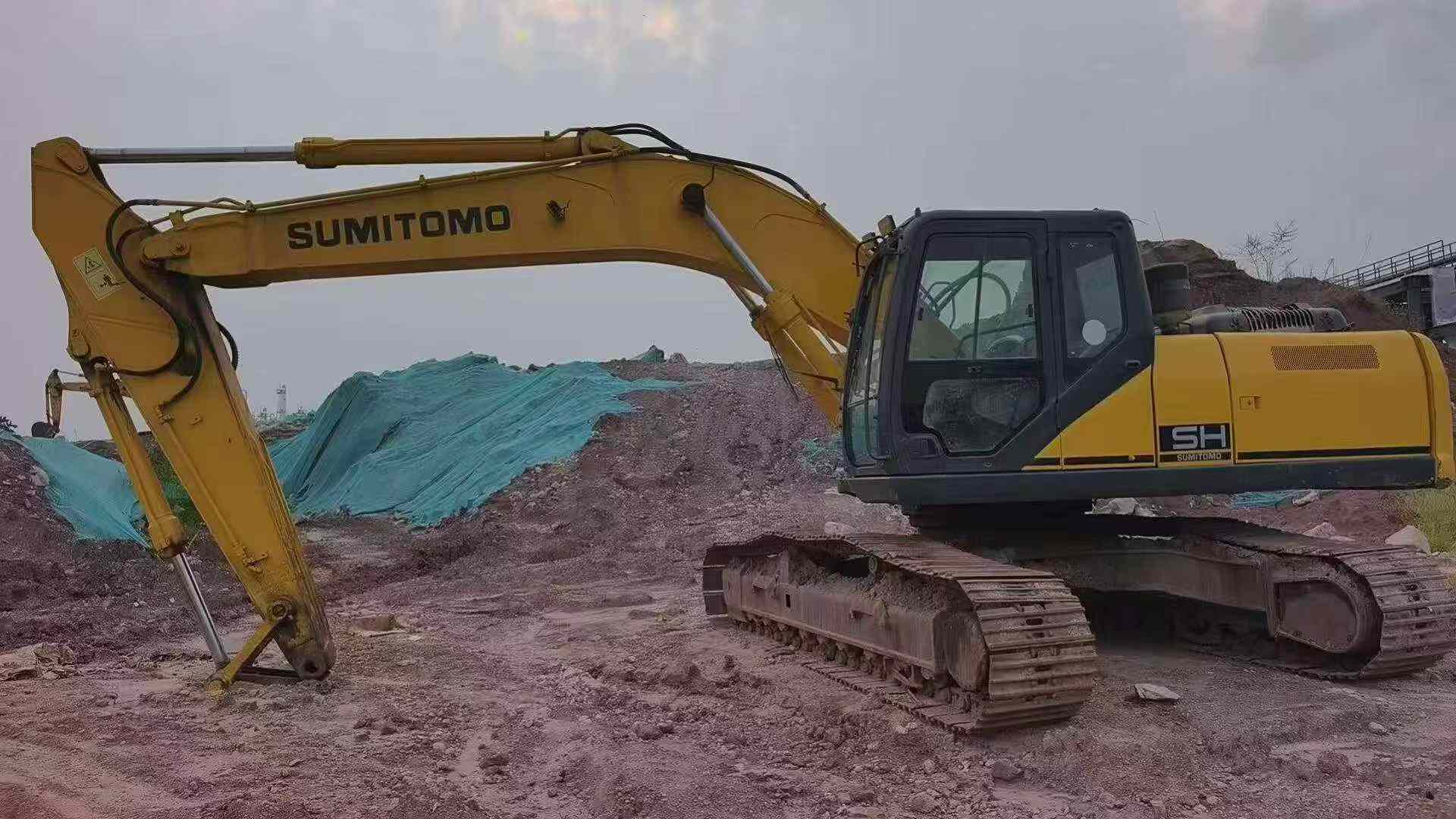 Buy Sumitomo SH240-3 Used Excavator / 2