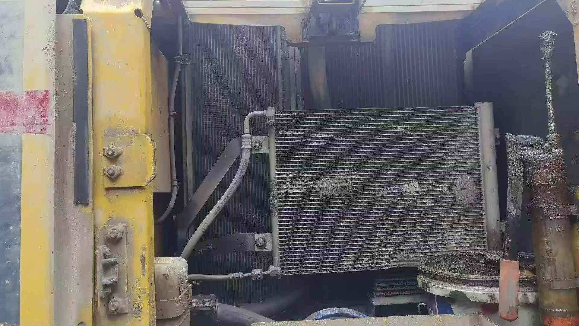 Buy Komatsu PC220 Used Excavator / 5