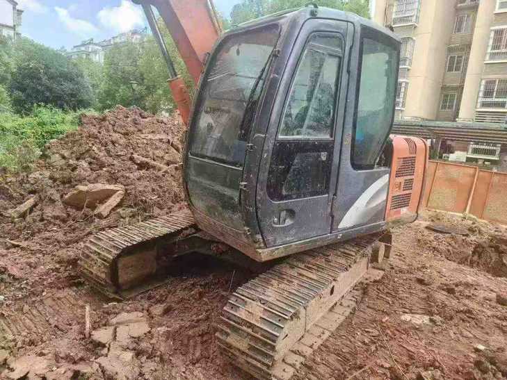 Buy Hitachi ZX70-5A Used Excavator / 1