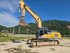 Buy XCMG XE400DK Used Excavator / 2 Buy XCMG XE400DK Used Excavator / 2