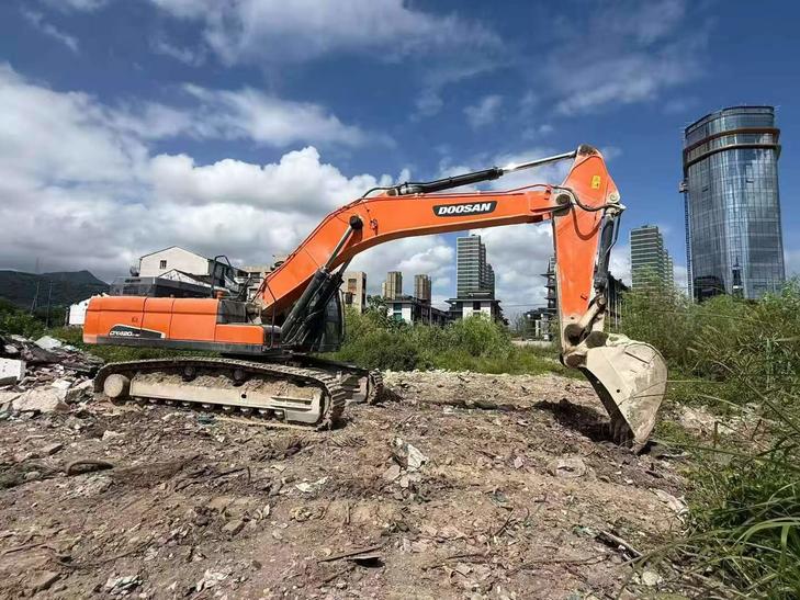 Buy Doosan DH420LC-7 Used Excavator / 1