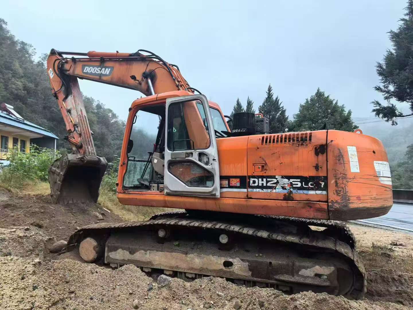 Buy Doosan DH220 Used Excavator / 3