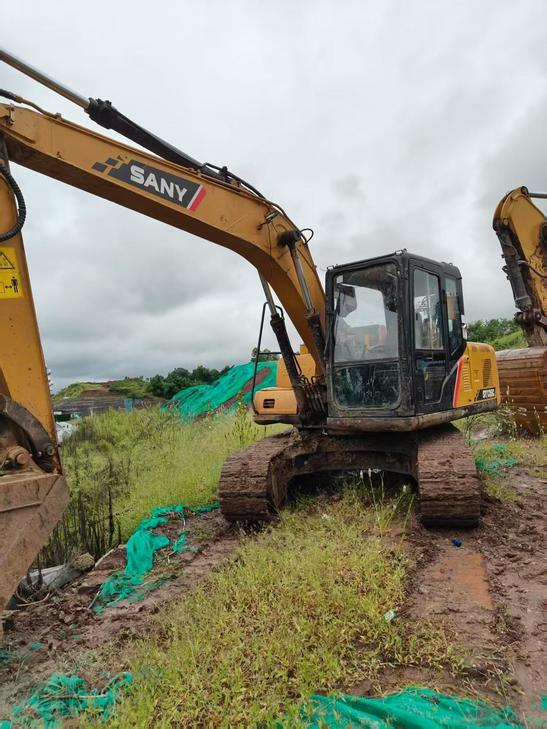 Buy Sany SY135 Used Excavator / 1