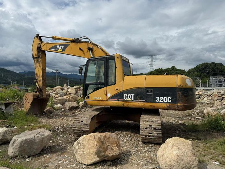Buy Caterpillar 320C Used Excavator / 1