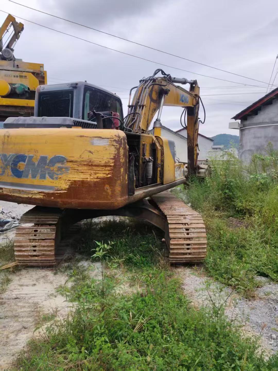 Buy XCMG XE135B Used Excavator / 4
