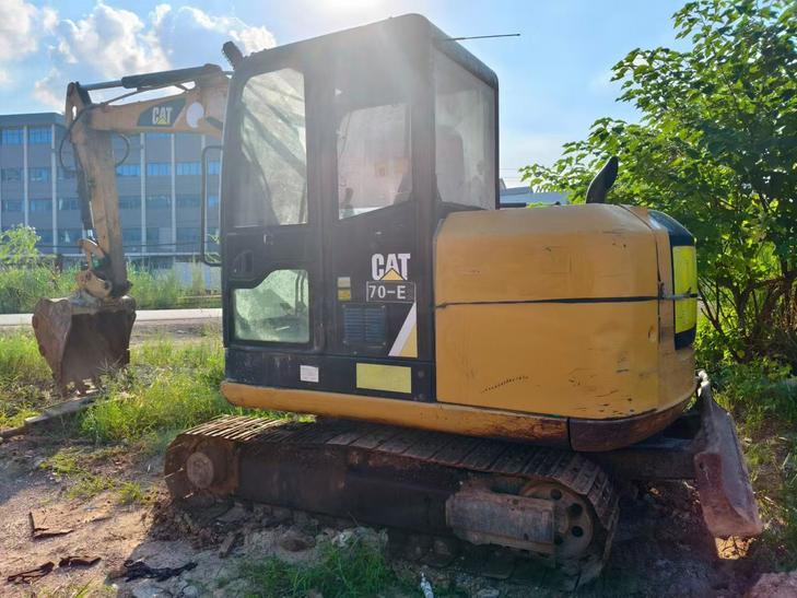Buy Caterpillar 305.5 Used Excavator / 1