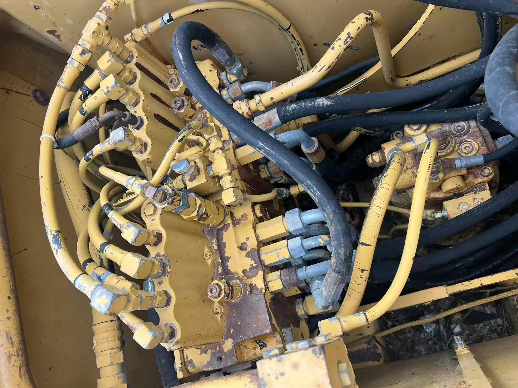 Buy Caterpillar Used Excavator / 7