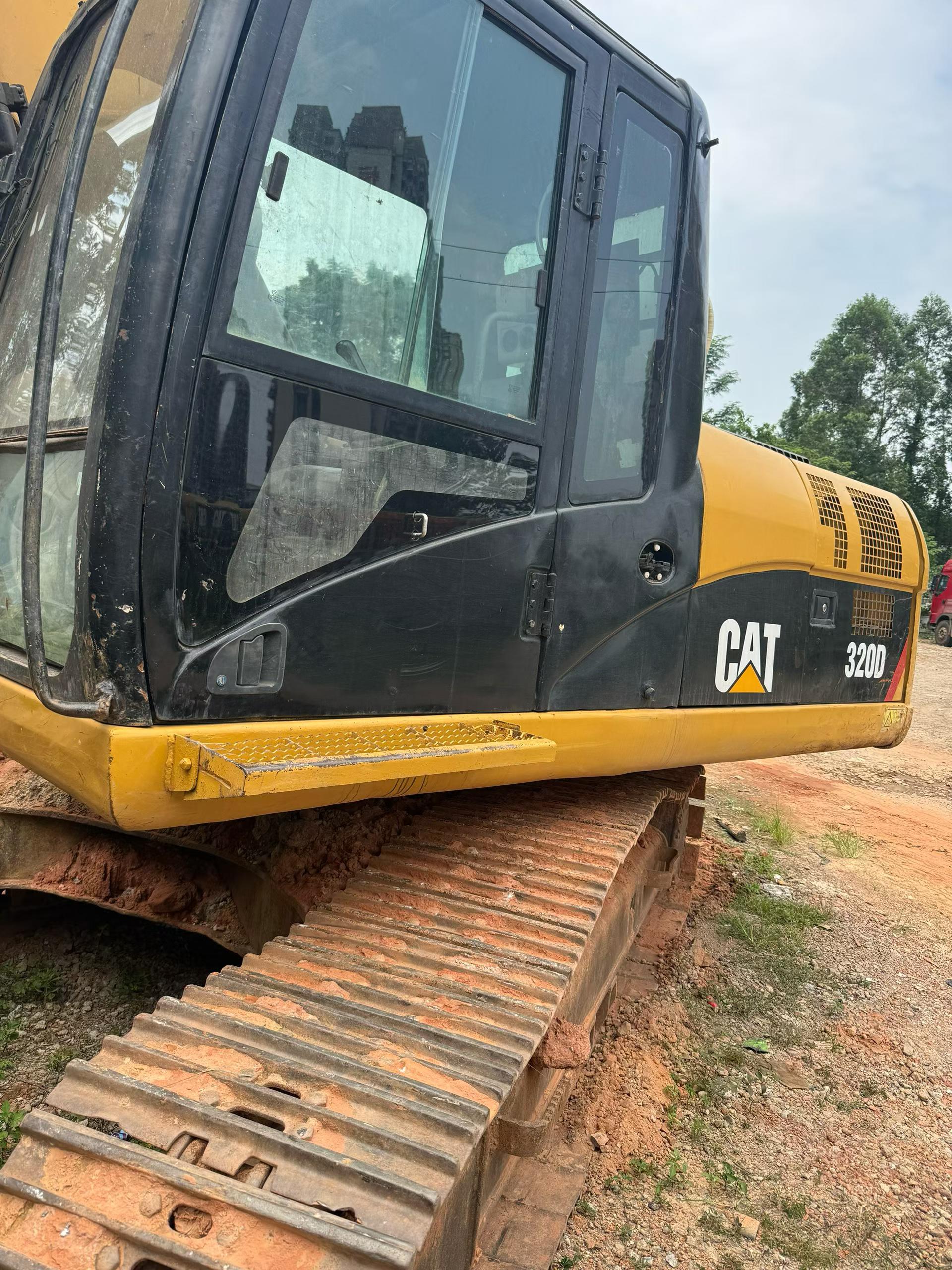 Buy Caterpillar 320D Used Excavator / 7