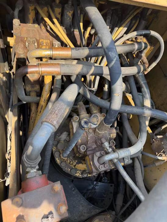 Buy Caterpillar Used Excavator / 1