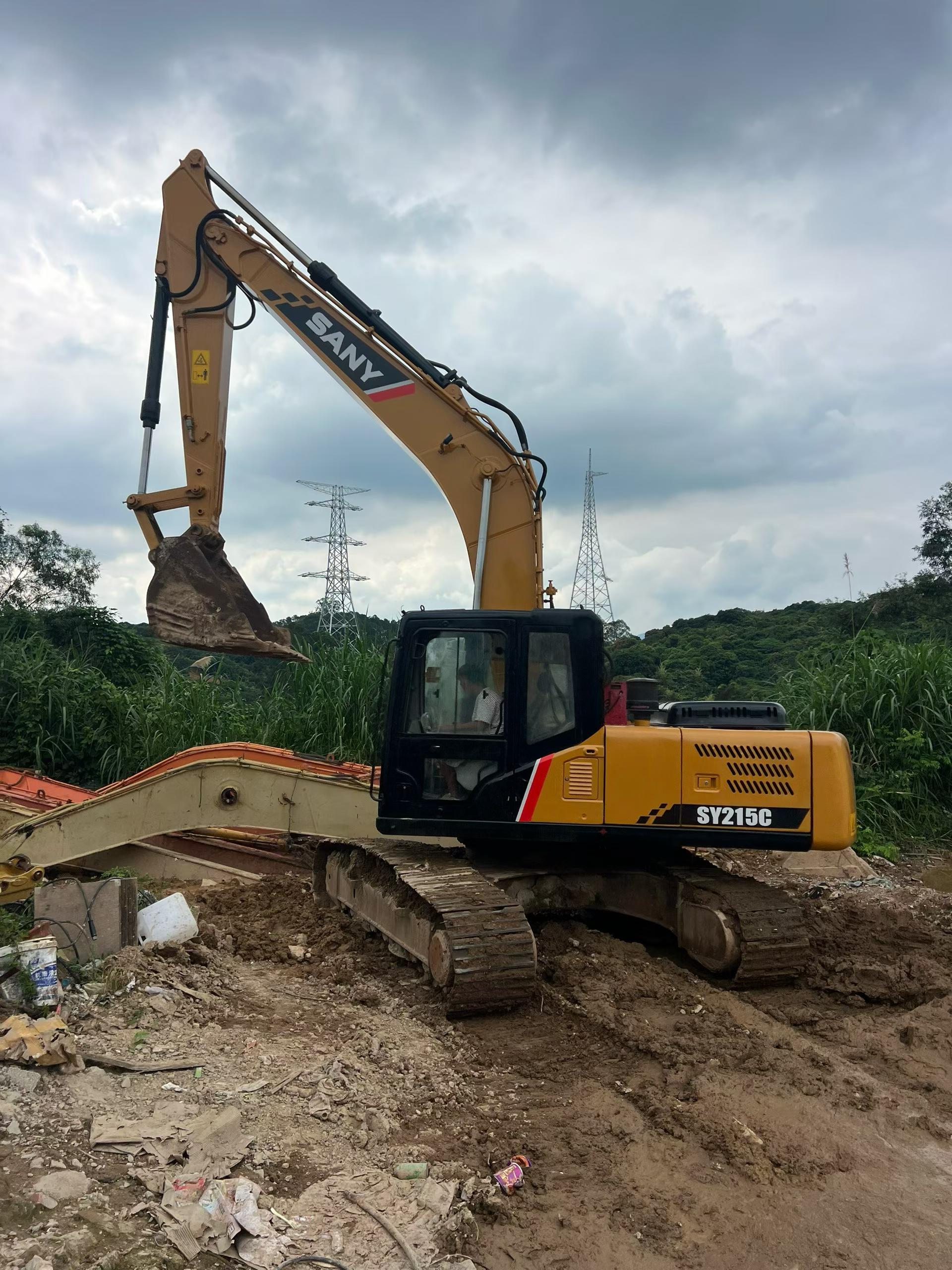 Buy Sany SY215C-8 Used Excavator / 2