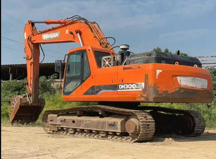 Buy Doosan DH300-7 Used Excavator / 1