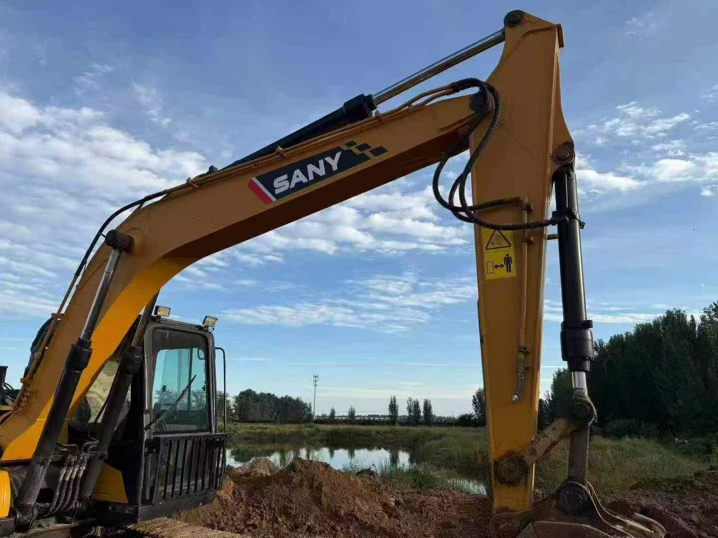 Buy Sany SY135 Used Excavator / 5