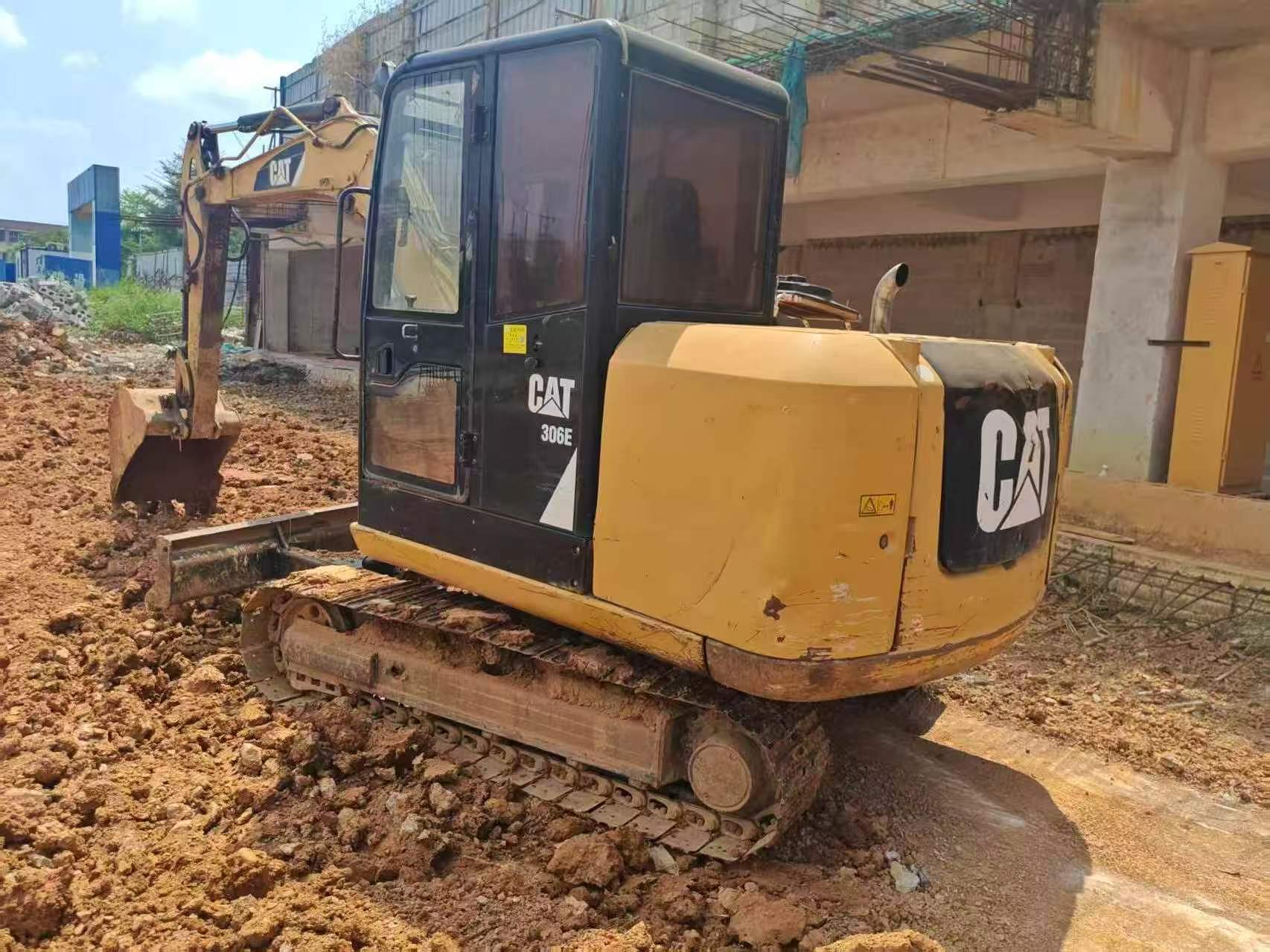 Buy Caterpillar IT38G Used Excavator / 2