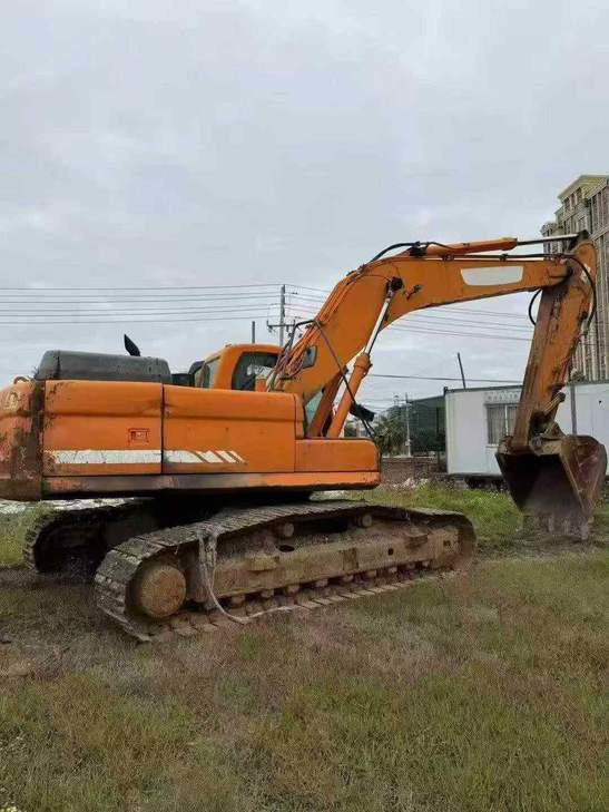 Buy Doosan DX260LC Used Excavator / 1
