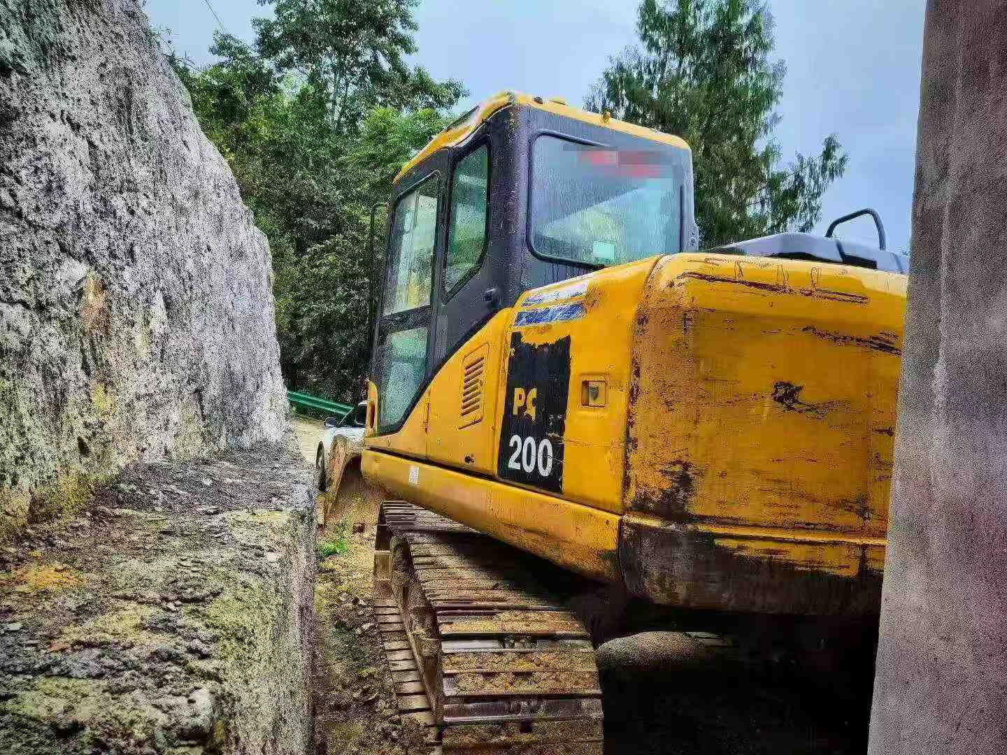 Buy Komatsu PC130 Used Excavator / 4