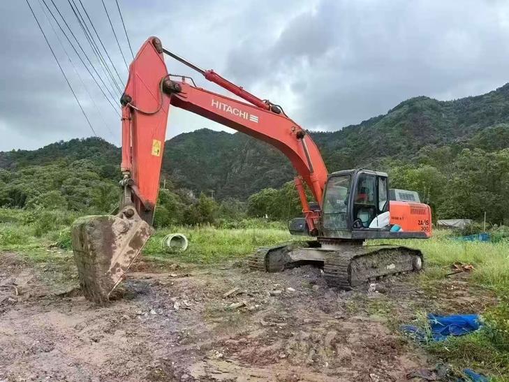 Buy Hitachi ZX300-5A Used Excavator / 1