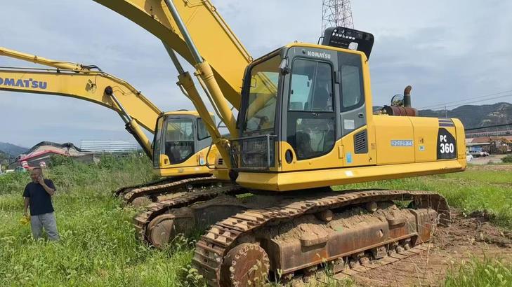 Buy Komatsu PC300 Used Excavator / 1