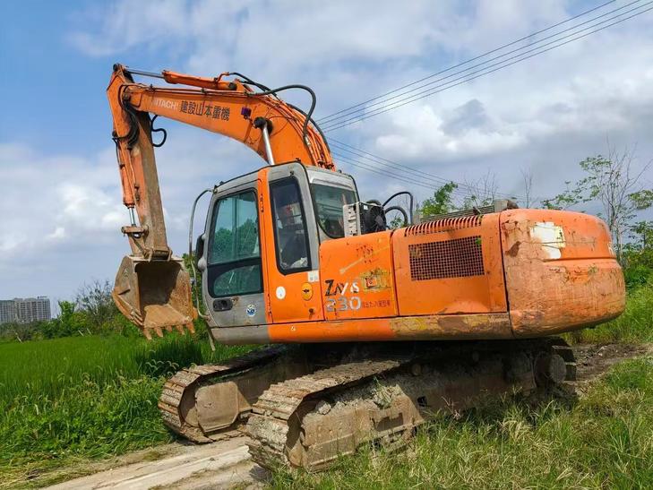 Buy Hitachi ZX200-6 Used Excavator / 1