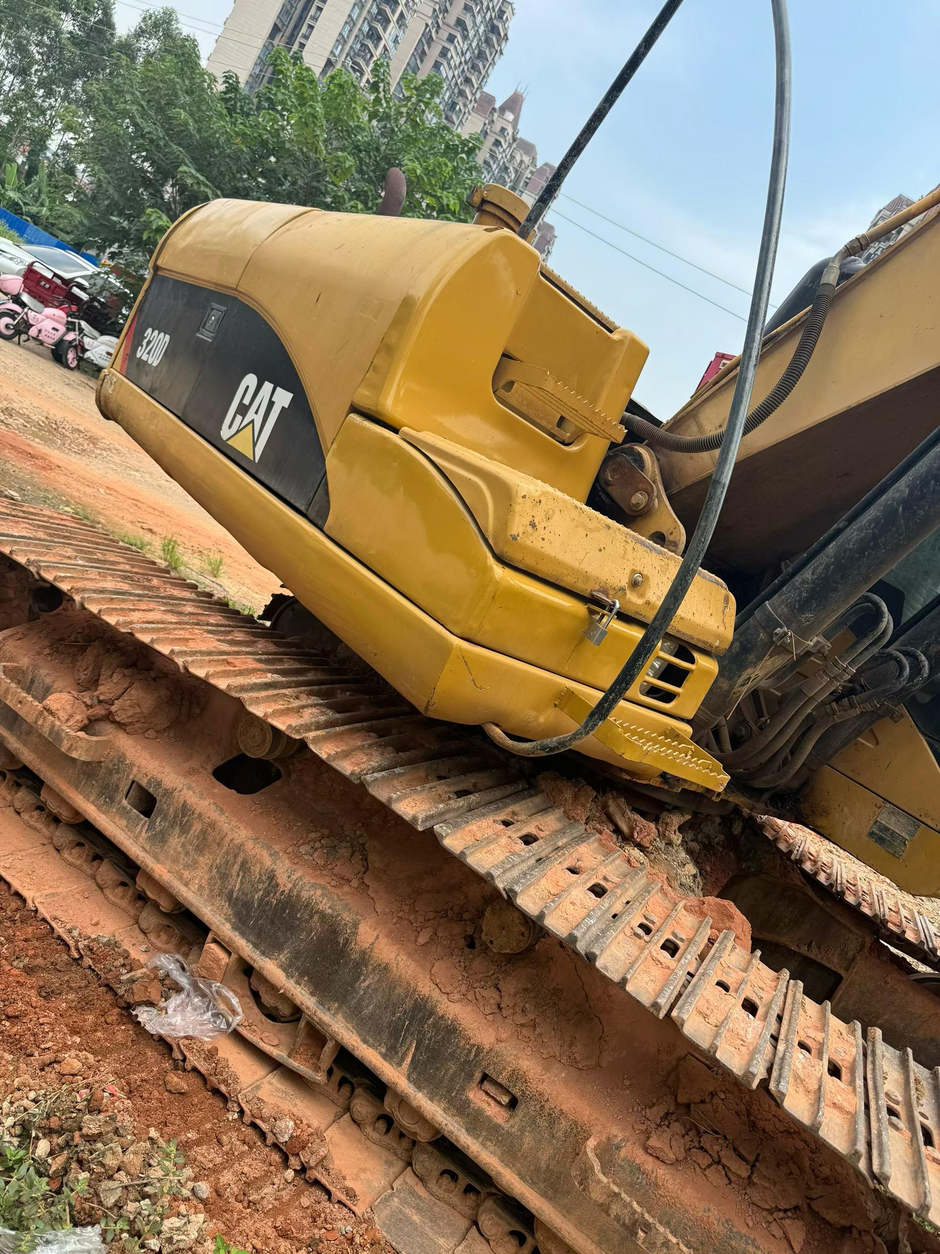 Buy Caterpillar 320D Used Excavator / 8