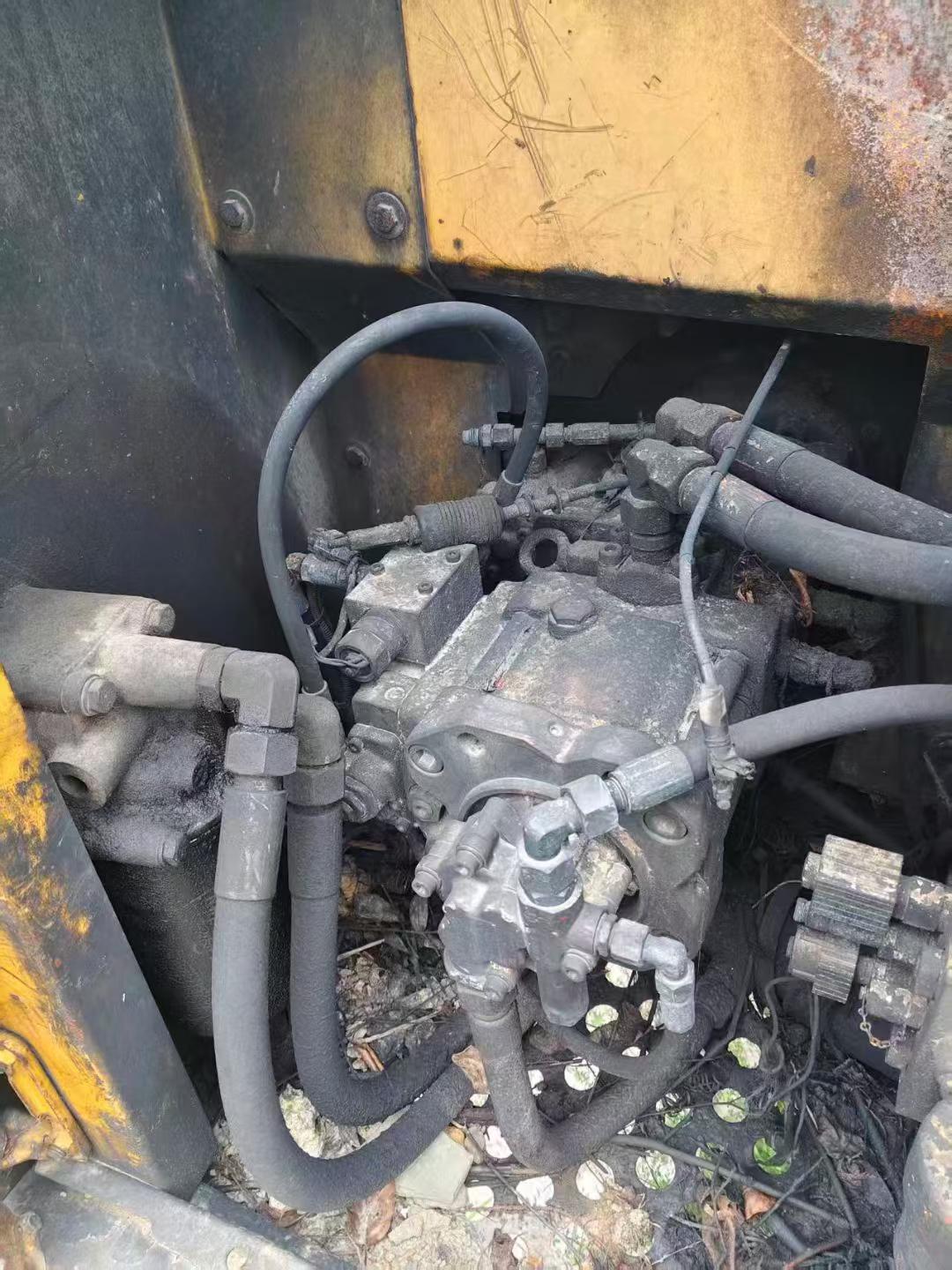 Buy XCMG XE135B Used Excavator / 3