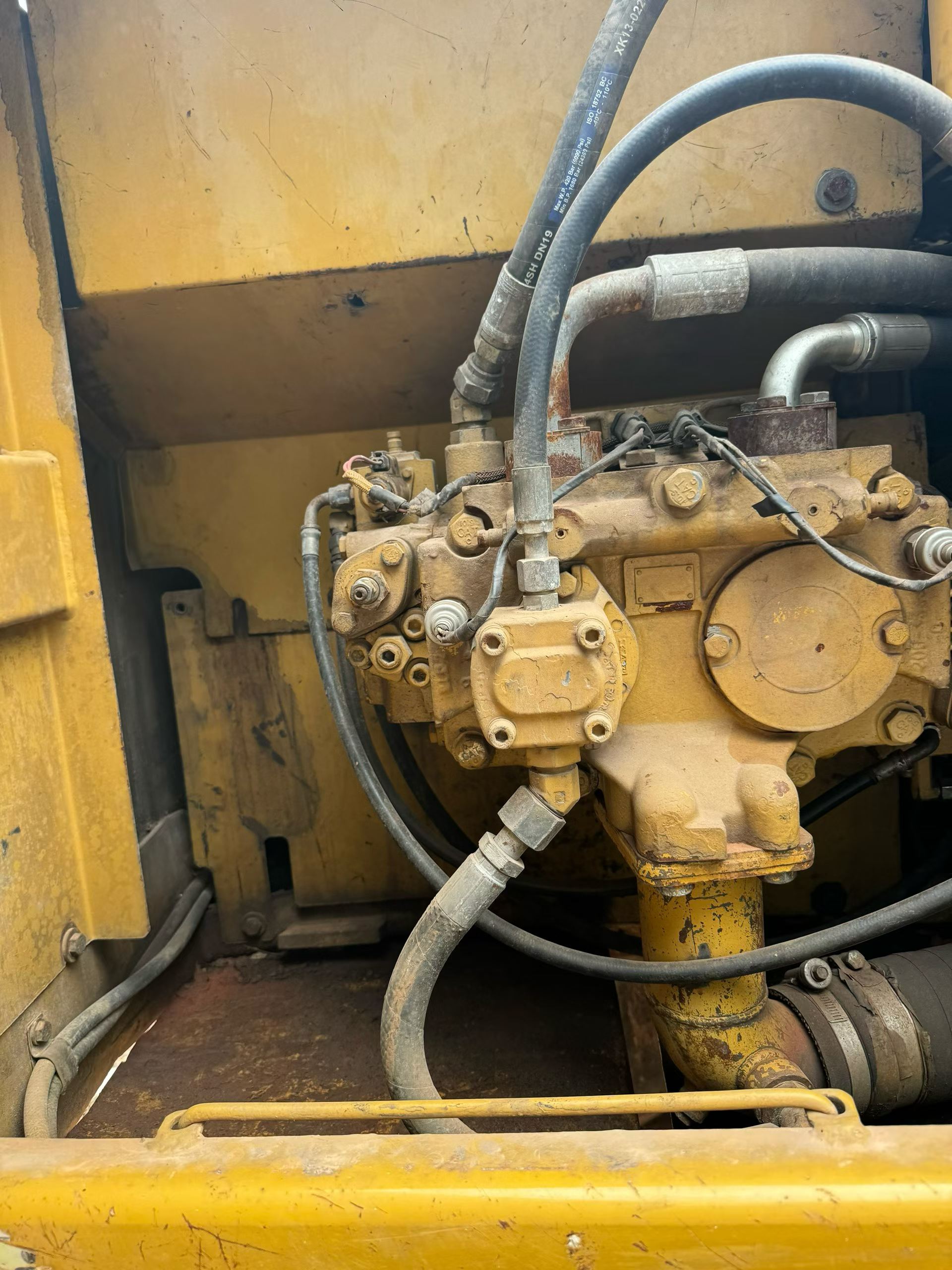 Buy Caterpillar 320D Used Excavator / 4