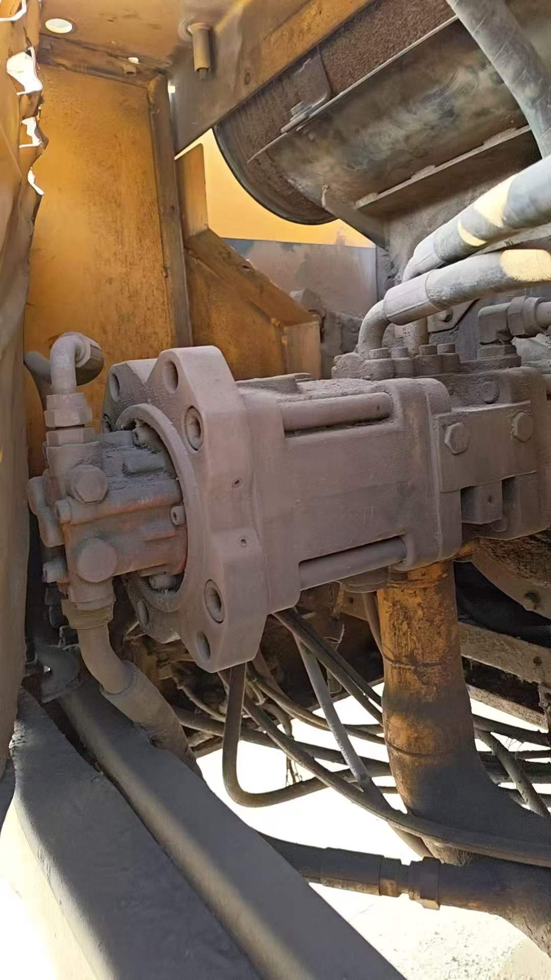 Buy Hyundai R275LC-9T Used Excavator / 4