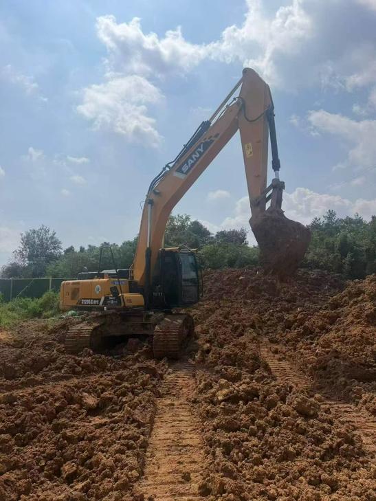 Buy Sany SY205C Used Excavator / 1