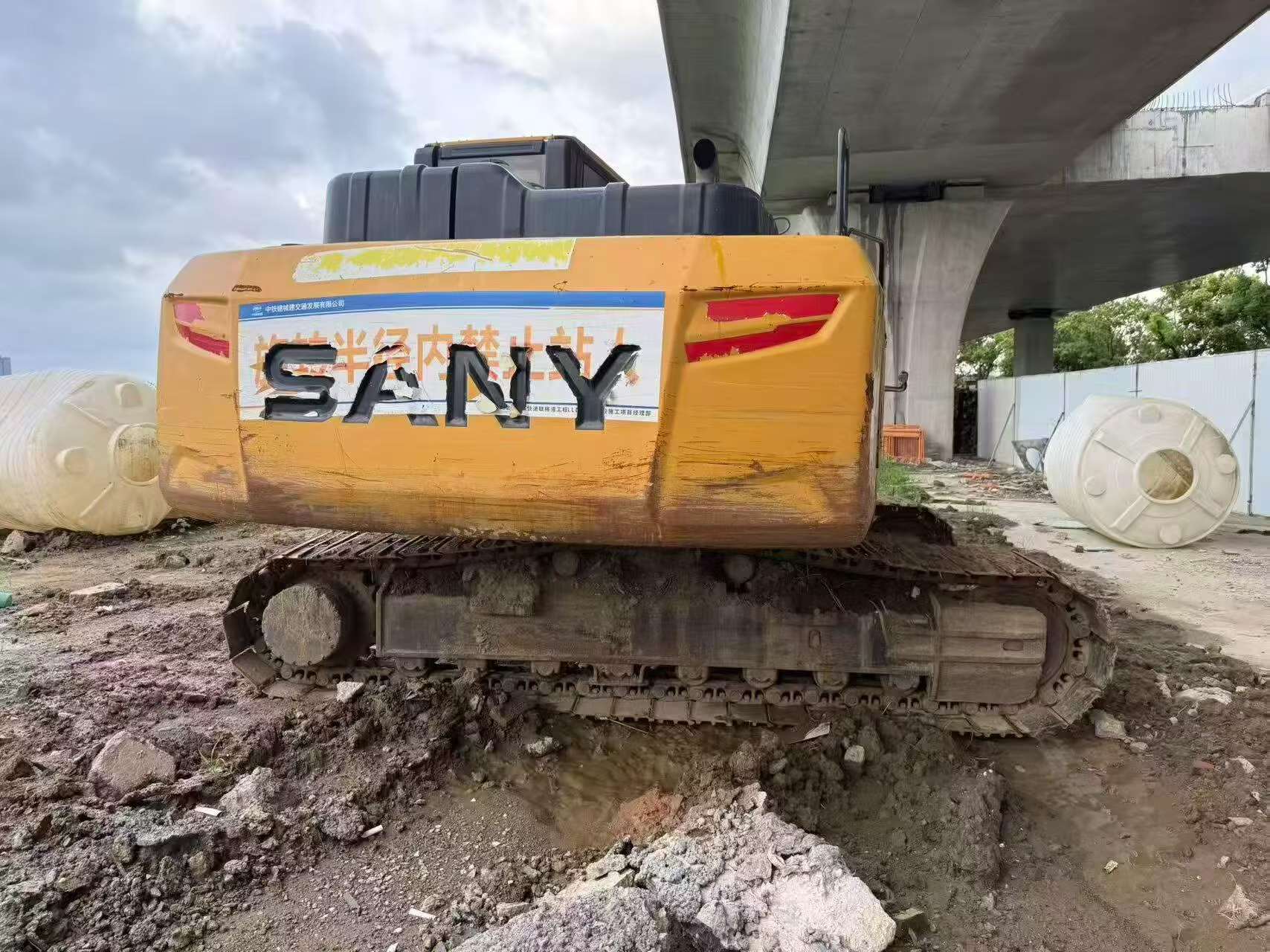 Buy Sany SY215C Used Excavator / 2