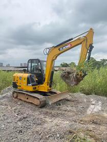 Buy XCMG LW60G Used Excavator / 4 Buy XCMG LW60G Used Excavator / 4