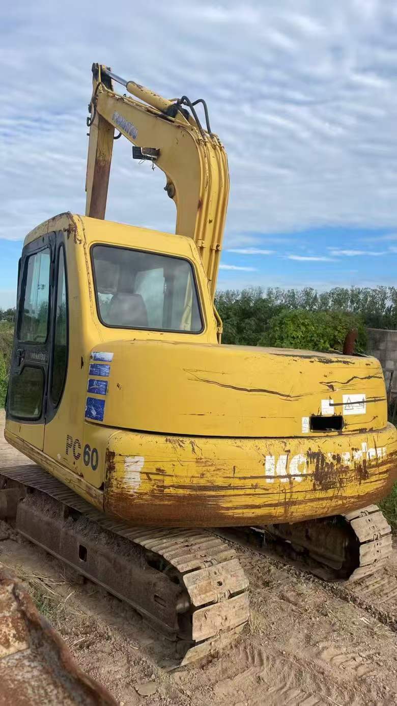 Buy Komatsu PC60-7 Used Excavator / 2