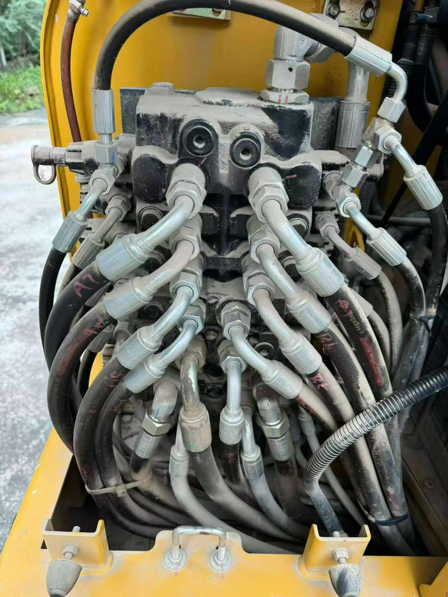 Buy XCMG LW60G Used Excavator / 8