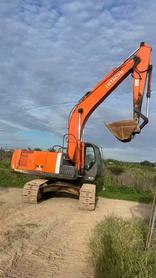 Buy Hitachi EX200 Used Excavator / 3 Buy Hitachi EX200 Used Excavator / 3