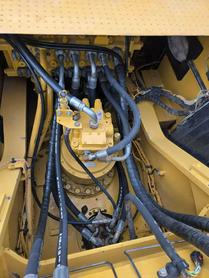 Buy Caterpillar 330B Used Excavator / 8 Buy Caterpillar 330B Used Excavator / 8