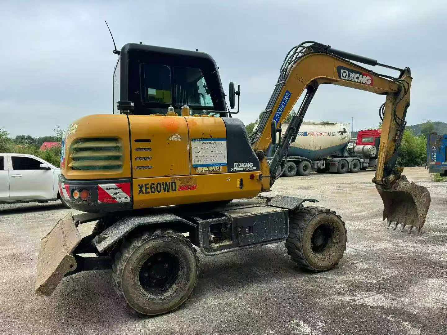 Buy XCMG LW60G Used Excavator / 2