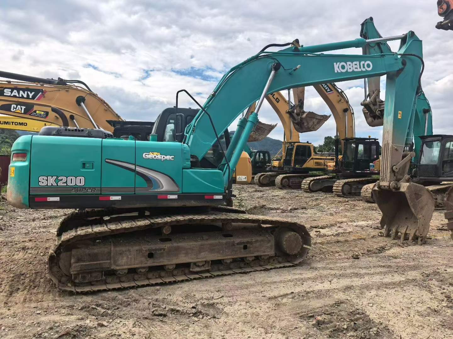Buy Kobelco SK200-8 Used Excavator / 4