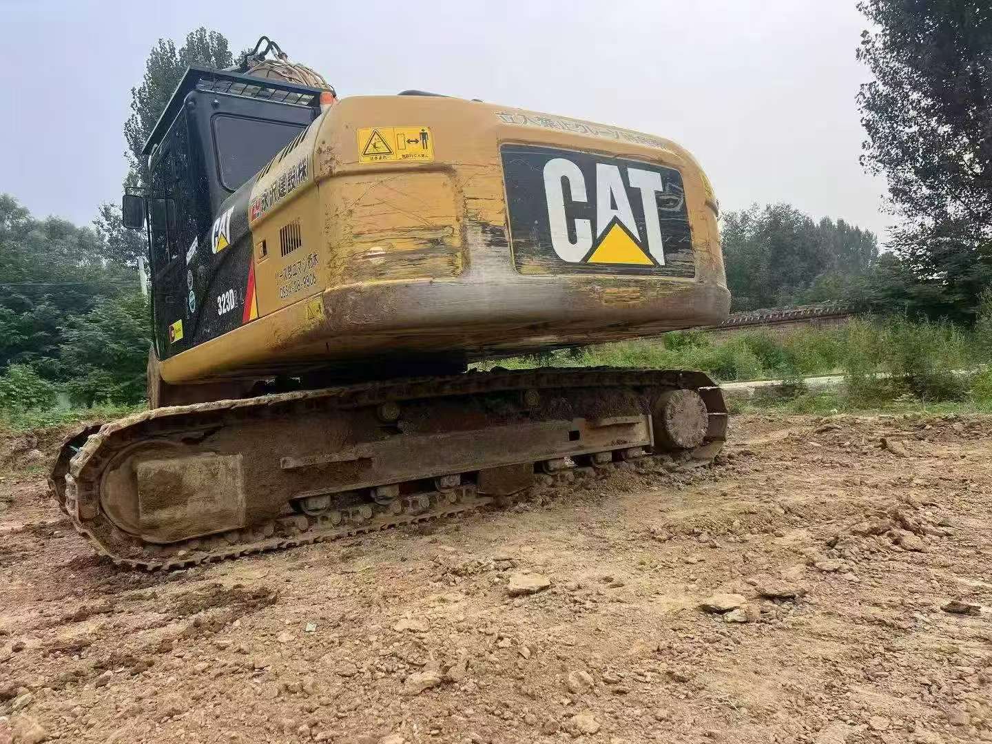 Buy Caterpillar 323D2L Used Excavator / 4