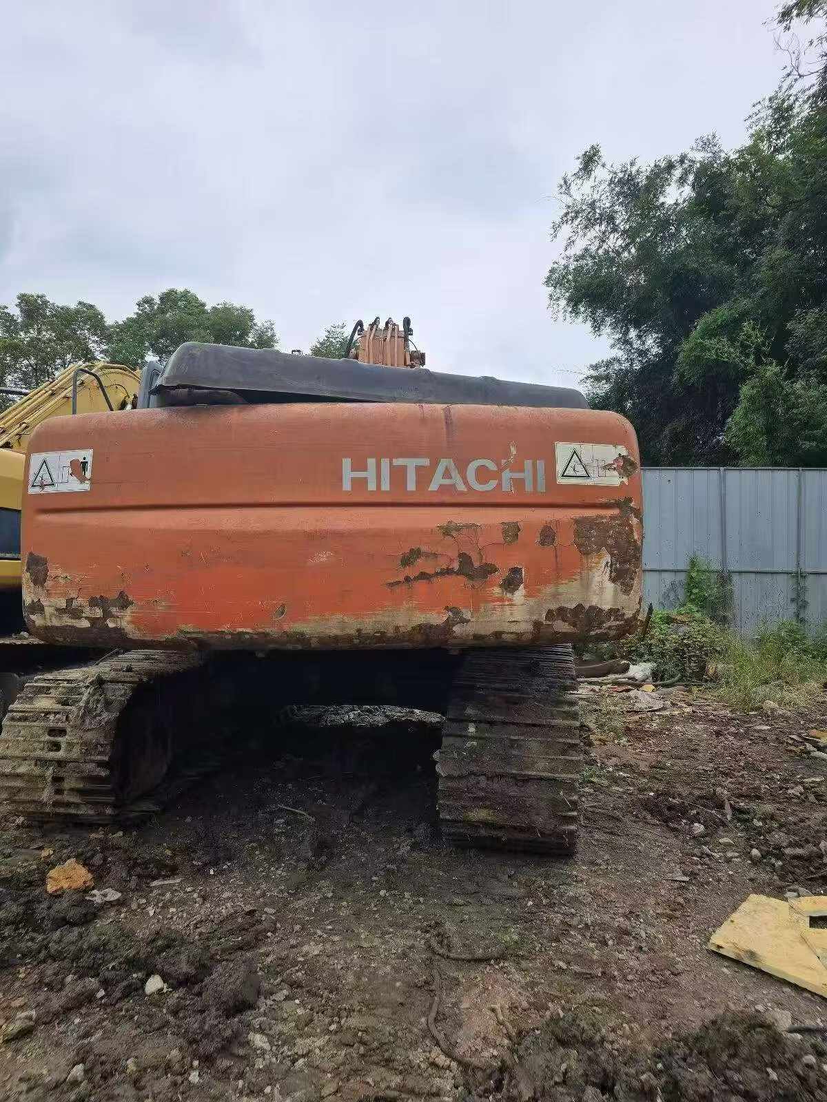 Buy Hitachi EX200 Used Excavator / 2
