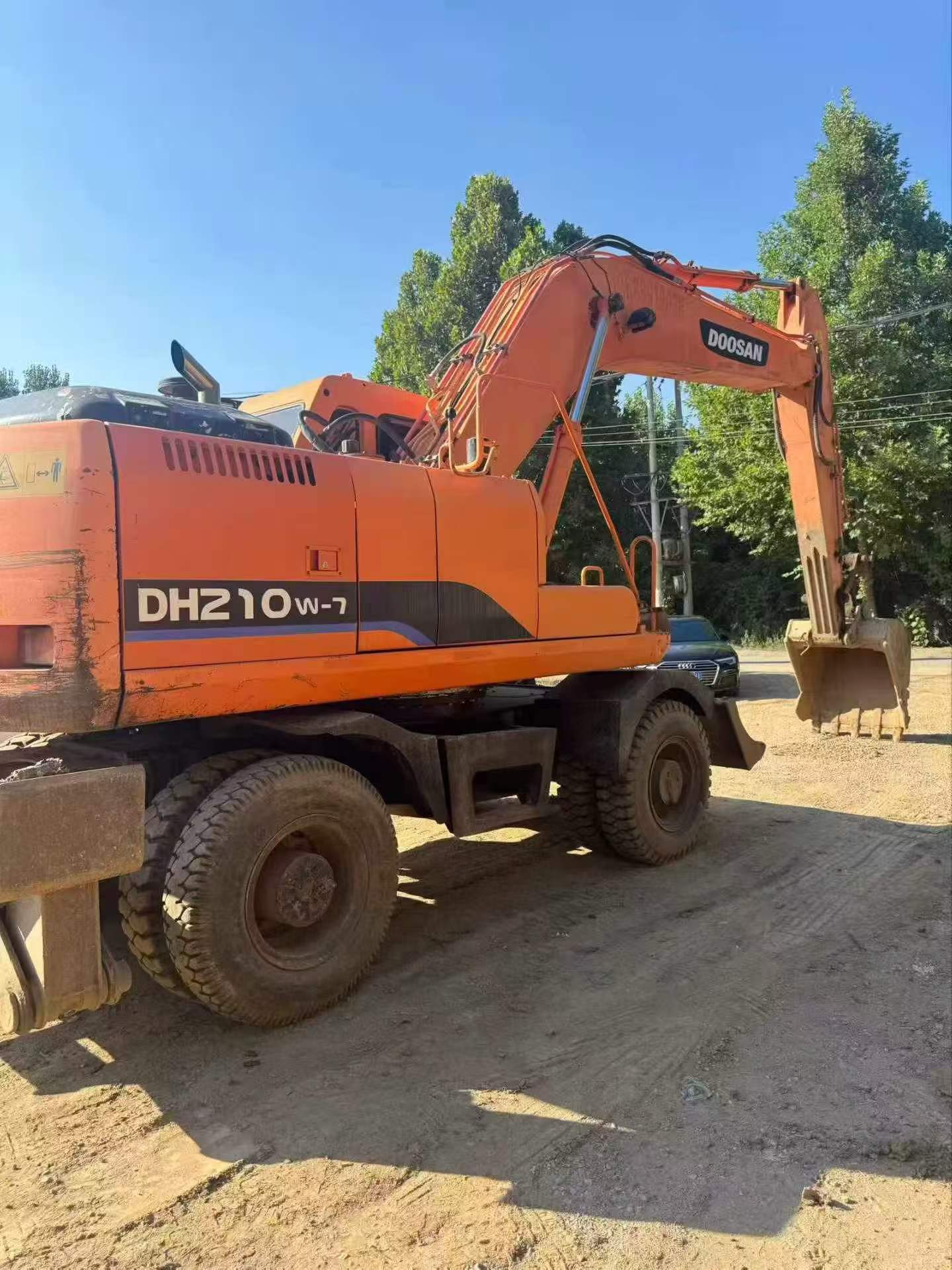 Buy Doosan DH210W-7 Used Excavator / 3