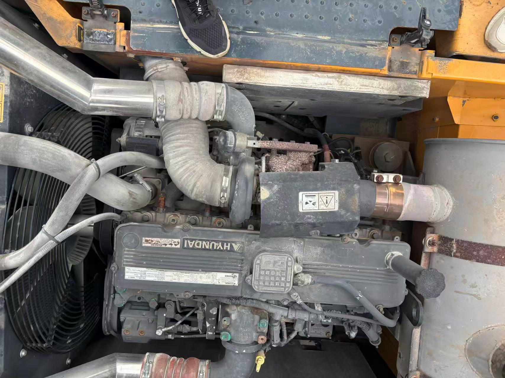 Buy Hyundai R350LVS Used Excavator / 2