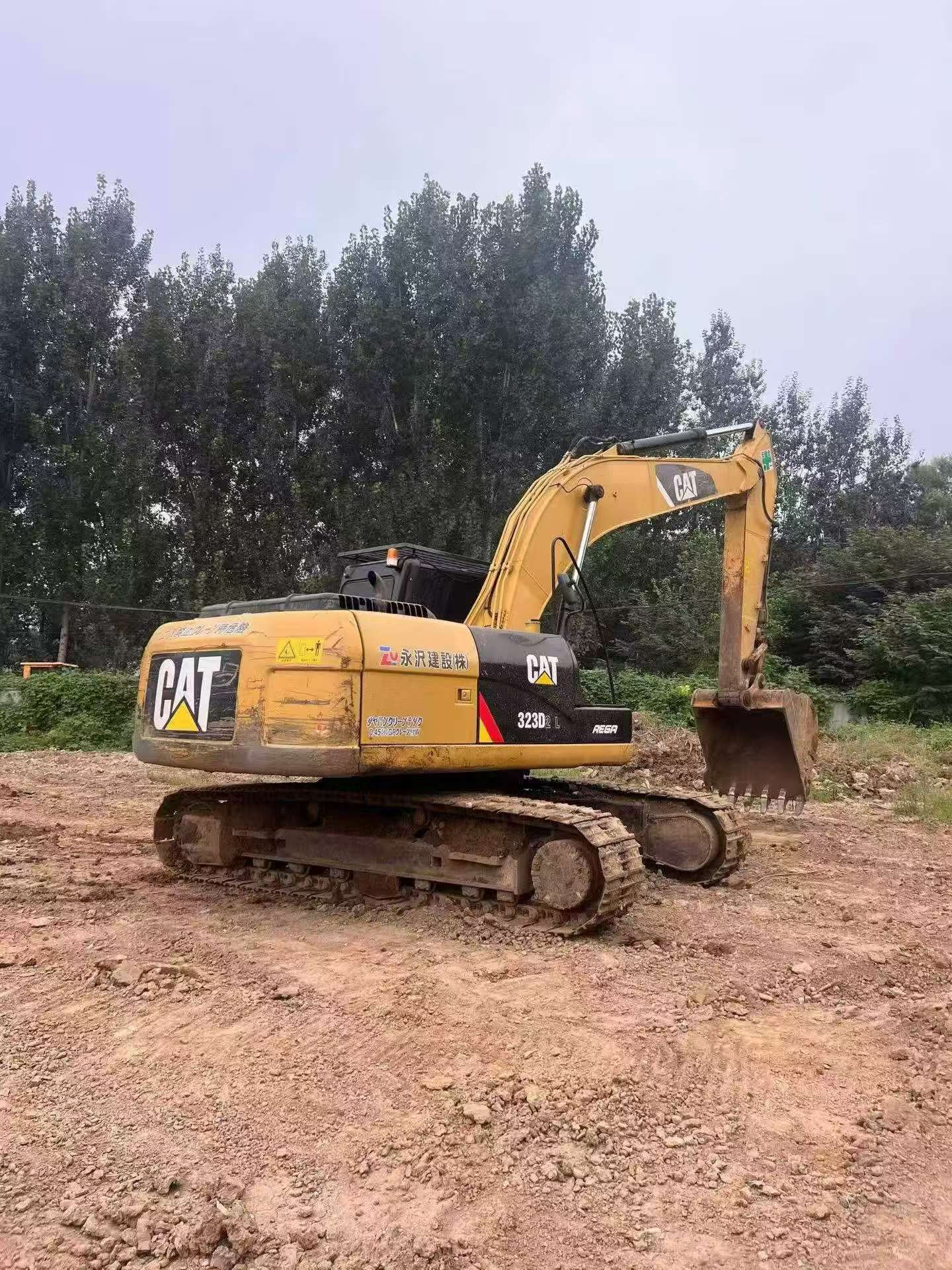 Buy Caterpillar 323D2L Used Excavator / 3